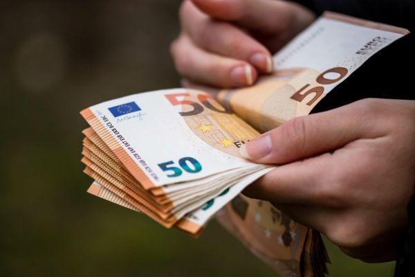 Jár-e a napidíj teljes ellátás mellett?