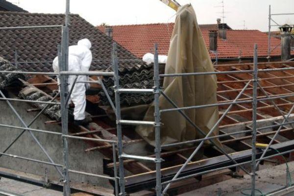 Előzetes engedélyt kell majd kérni az azbeszttel végzett munkákhoz