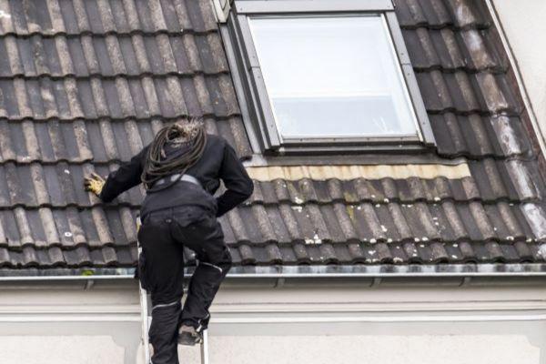 Kötelező – e a tetőjárda?