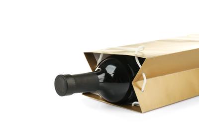 Kiskorú veszi át a rendelt alkoholt. Ki lesz a felelős?